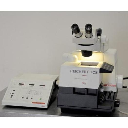 MICROTOME REICHERT ULTRACUT S MOTORISE, AVEC MODULE CRYO FCS ET AVEC KNIFEMAKER