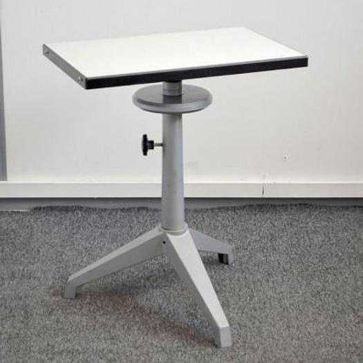 TABLE POUR LAMPE A FENTE