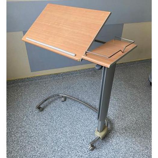 TABLE DE REPAS à hauteur variable sur roulettes