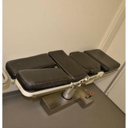 TABLE D'OPERATION UNIVERSELLE MAQUET MODELE VELOX 1114-00, JAMBIERES SEPAREES