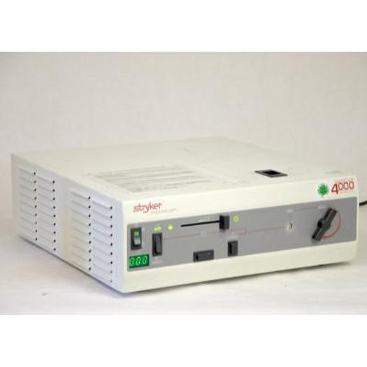 SOURCE DE LUMIERE STRYKER ENDOSCOPY QUANTUM 4000