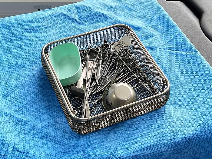 SET POUR  PETITE CHIRURGIE UROLOGIQUE