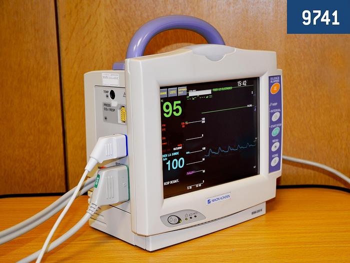 MONITEUR MULTIPARAMETRIQUE NIHON KOHDEN BSM 2301K AVEC PARAMÈTRES ECG, PNI, SPO2