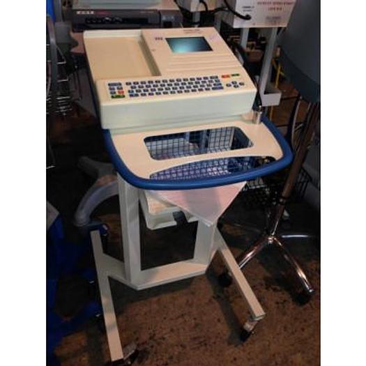 ECG ELECTROCARDIOGRAPHE SCHILLER AT-2 PLUS 12 pistes portable, sur chariot,  AVEC GRAND ECRAN LCD