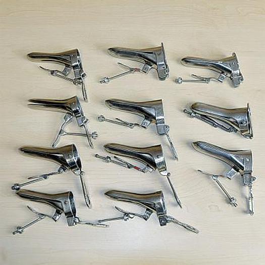 LOT DE 11 SPECULUMS GYNECOLOGIQUE DANS LEUR BOITE METALLIQUE