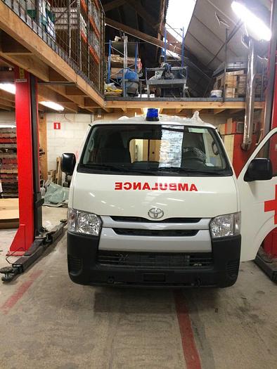 TOYOTA HIACE STANDARD ROOF AMBULANCE 2.5L DIESEL MANUAL