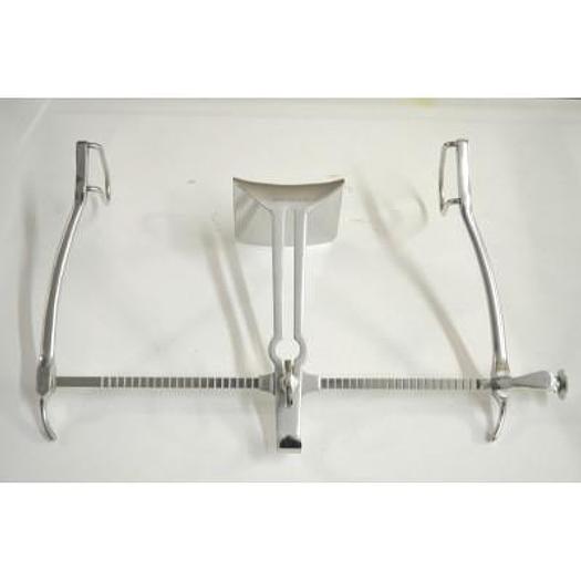ECARTEUR GOSSET 3 VALVES 22CM INOMED (GOSSET RETRACTOR WITH 3 VALVAS 22CM)