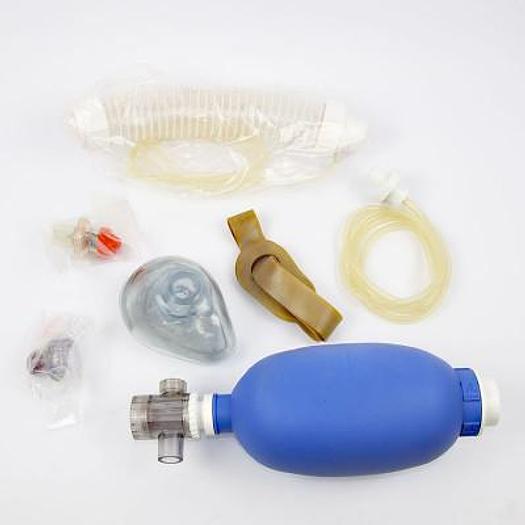 INSUFFLATEUR IM5 ADULTE AVEC 2 MASQUES RESERVOIR ET SERRE NUQUE