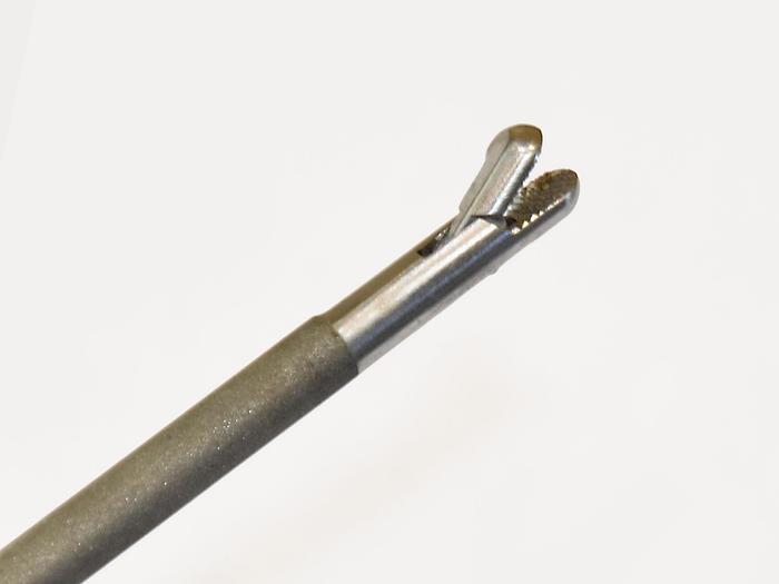 PINCE ATRAUMATIQUE LAPAROSCOPY KARL STORZ 26173 CP 5MMX36CM