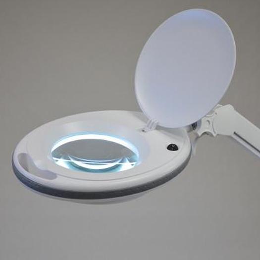 LAMPE LOUPE 3 DIOPTRIES SUR ROULETTES