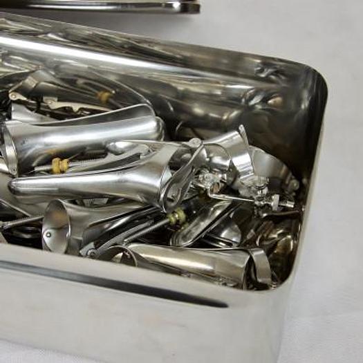 BOITE D'INSTRUMENTS GYNECOLOGIQUES