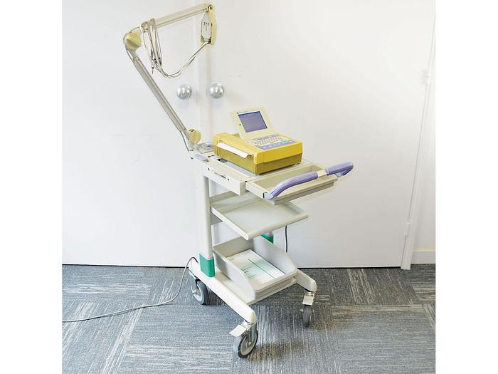 ECG ELECTROCARDIOGRAPHE NIHON KOHDEN CARDIOFAX