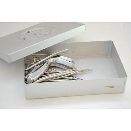 BOUGIES ET VALVES GYNECO DANS UNE BOITE