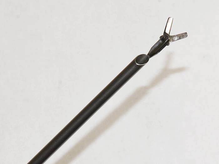 PINCE OPTIQUE CISEAUX À BIOPSIE 4MM