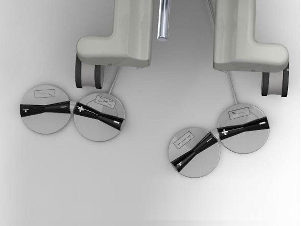 PÉDALES POUR FAUTEUIL DE TRAITEMENT DE CHIRURGIE AMBULATOIRE (OPHTALMO, ORL, PLASTIQUE, IVOM)