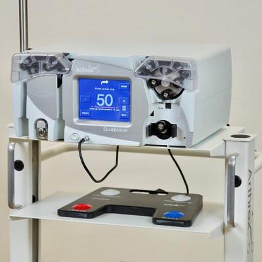 POMPE D'ARTHROSCOPIE DOUBLE ARTHREX DUALWAVE AVEC PEDALES, SUR CHARIOT