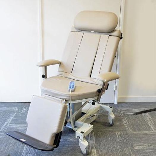 FAUTEUIL DE MAMMOGRAPHIE MPI À UTILISER POUR LA BIOPSIE STÉRÉOTAXIQUE DU SEIN EN POSITION VERTICALE ET EN DÉCUBITUS