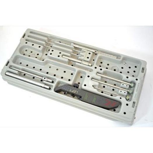 ANCILLAIRE COMPLET POUR CHIRURGIE DE FEMUR DE MARQUE SYNTHES DE TYPE AFN SYSTEM
