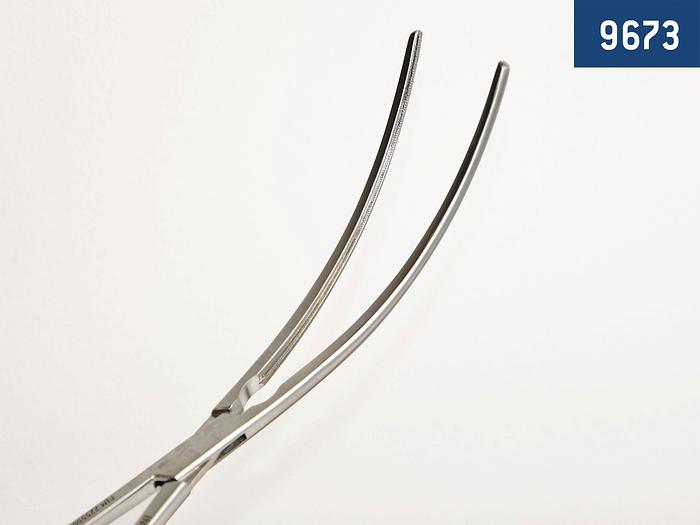 PINCE DE BAKEY VASCULAIRE COURBE 25CM