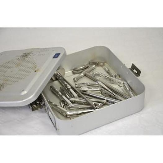 LOT DE PLAQUES ORTHOPEDIQUES