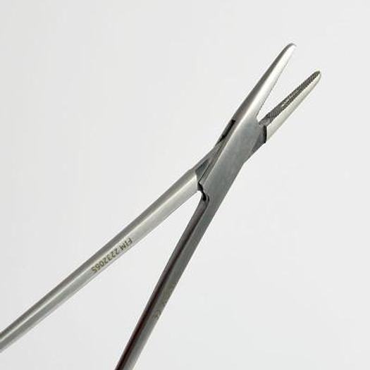 PORTE AIGUILLE DE BAKEY 23CM