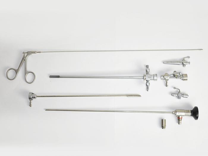 KIT CYSTOSCOPE KARL STORZ AVEC OPTIQUE 30DEGR