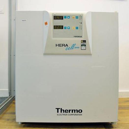 INCUBATEUR THERMO SCIENTIFIC HERACELL 240