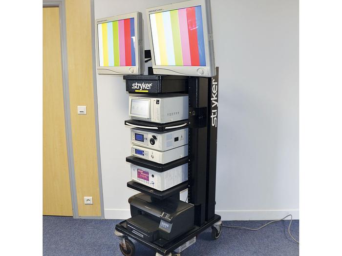 COLONNE D'ENDOSCOPIE STRYKER AVEC 2 MONITEURS